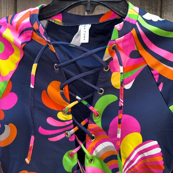 TRINA TURK SWIM Long-Sleeve Paddle Suit - Palms Paradise Size Small - Picture 8 of 10